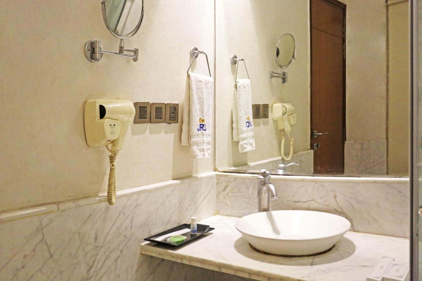 Airport Hotel Claytone New Delhi Luaran gambar